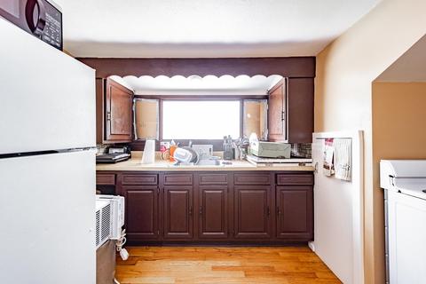 4 Chapin Ter, Springfield, MA 01107 photo 8