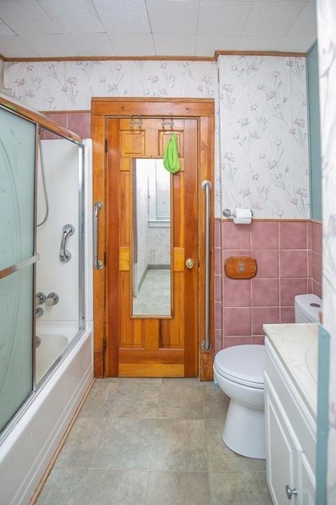 133 Edendale St, Springfield, MA 01104 photo 21