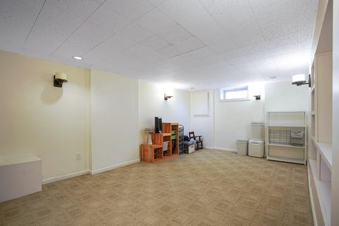 105 Lancaster St, Springfield, MA 01118 photo 28