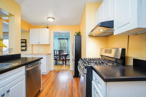 105 Lancaster St, Springfield, MA 01118 photo 6