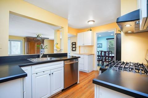 105 Lancaster St, Springfield, MA 01118 photo 3