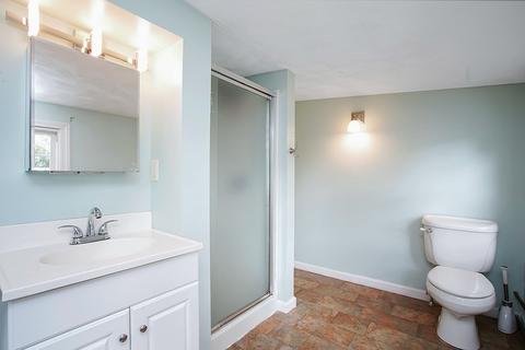 105 Lancaster St, Springfield, MA 01118 photo 23