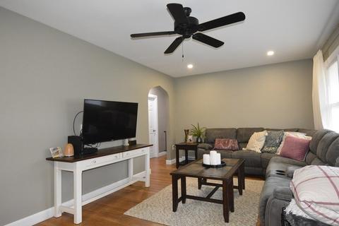 31 Wing Rd, Acushnet, MA 02743 photo 2