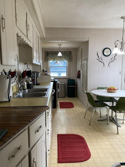 11 Merida St, Springfield, MA 01104 photo 8