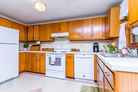 3 Oldham Cir, Mashpee, MA 02649 photo 8