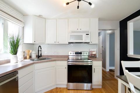 45 Balfour Dr, Springfield, MA 01118 photo 10