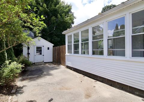 45 Balfour Dr, Springfield, MA 01118 photo 3
