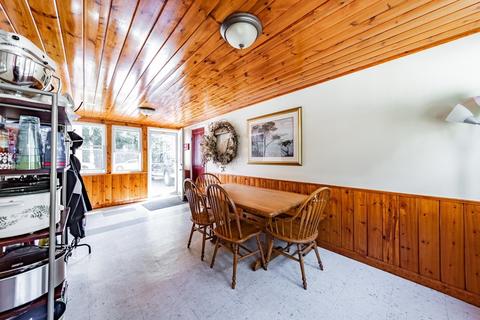 280 Jasper St, Springfield, MA 01109 photo 2