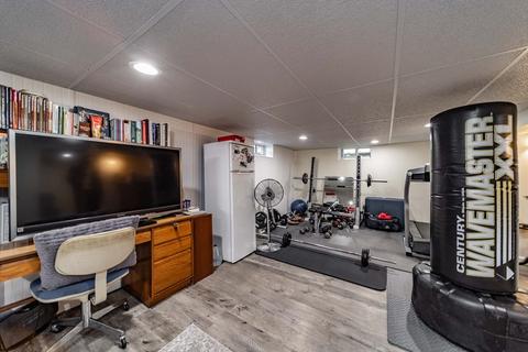 280 Jasper St, Springfield, MA 01109 photo 17