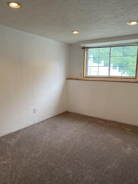 58 Ledgecrest Dr, Worcester, MA 01603 photo 16