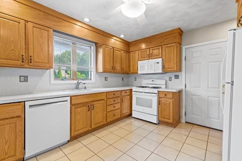 153 Nichols St, Everett, MA 02149 photo 9