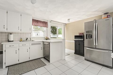 28 Seward Rd, Stoneham, MA 02180 photo 15