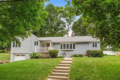 28 Seward Rd, Stoneham, MA 02180 photo 3