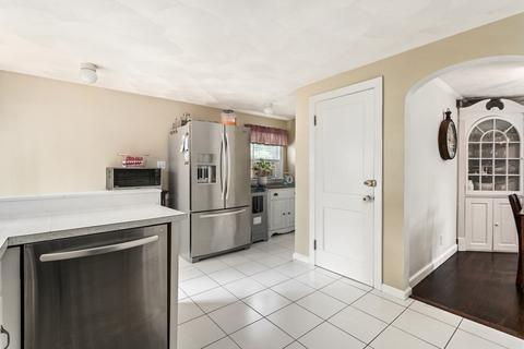 28 Seward Rd, Stoneham, MA 02180 photo 14