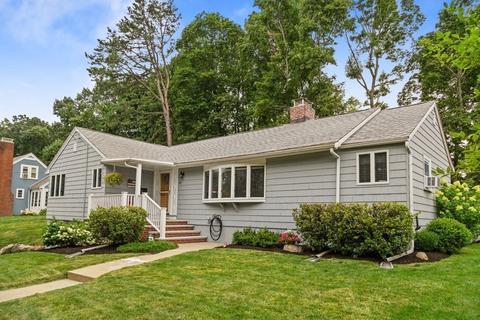 28 Seward Rd, Stoneham, MA 02180 photo 2