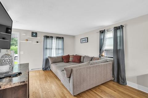 9 Cloran St, Springfield, MA 01109 photo 5