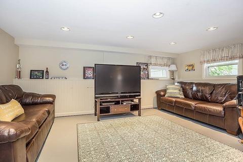 59 Bancroft Ave, Reading, MA 01867 photo 25