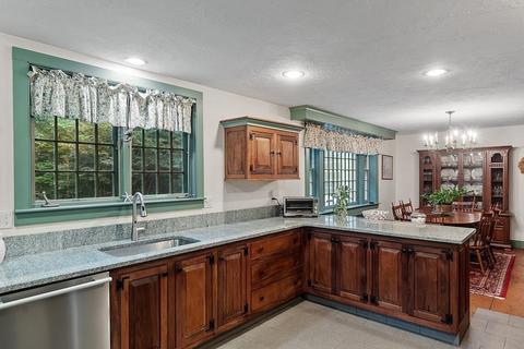 22 Willowbrook Ln, Worcester, MA 01609 photo 9