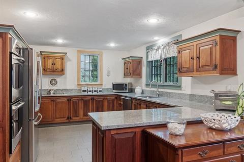 22 Willowbrook Ln, Worcester, MA 01609 photo 6