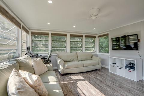 8 Exeter Dr, Woburn, MA 01801 photo 12