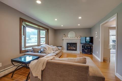 8 Exeter Dr, Woburn, MA 01801 photo 9