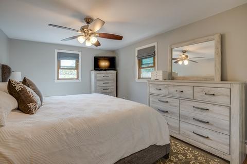 8 Exeter Dr, Woburn, MA 01801 photo 16