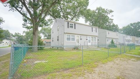 77 Humbert St, Springfield, MA 01109 photo 3