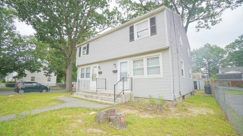 77 Humbert St, Springfield, MA 01109 photo 1