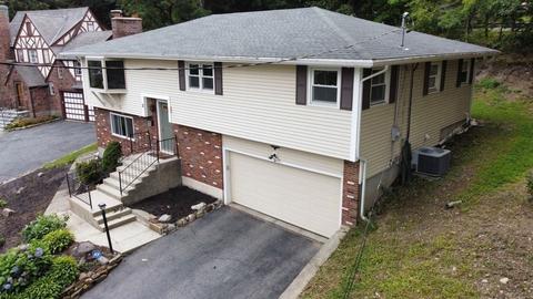 2 Old Brook Dr, Worcester, MA 01609 photo 2