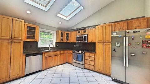 2 Old Brook Dr, Worcester, MA 01609 photo 12
