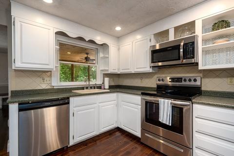 66 Thomas St, Ashland, MA 01721 photo 12