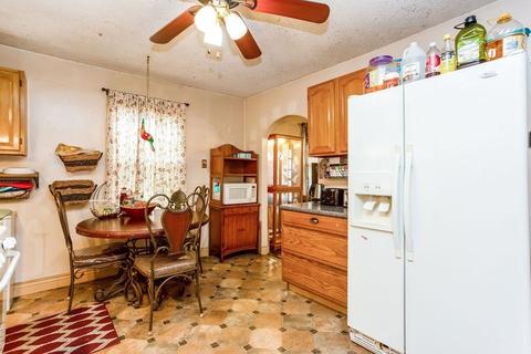 45 Leitch St, Springfield, MA 01109 photo 5