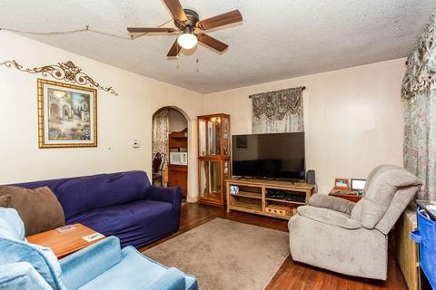 45 Leitch St, Springfield, MA 01109 photo 8