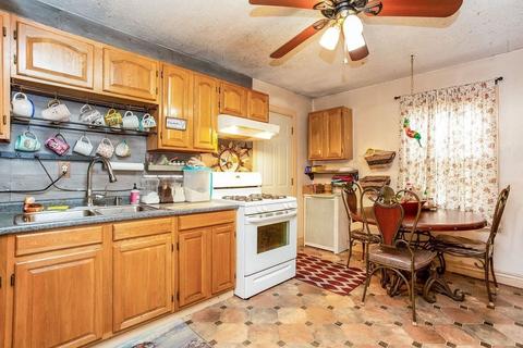 45 Leitch St, Springfield, MA 01109 photo 6