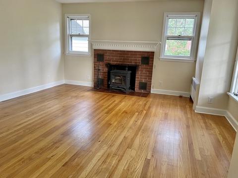 27 Spring St, Easthampton, MA 01027 photo 8