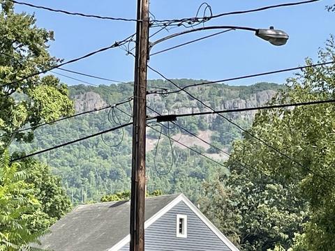 27 Spring St, Easthampton, MA 01027 photo 5