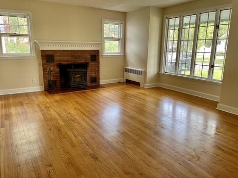 27 Spring St, Easthampton, MA 01027 photo 7