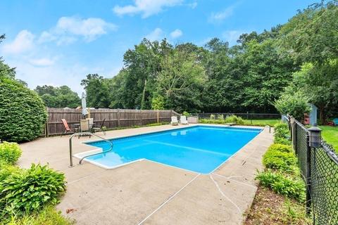 6 Appleton Dr, Hudson, MA 01749 photo 3