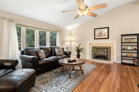 5 Joyce Rd, Framingham, MA 01701 photo 3