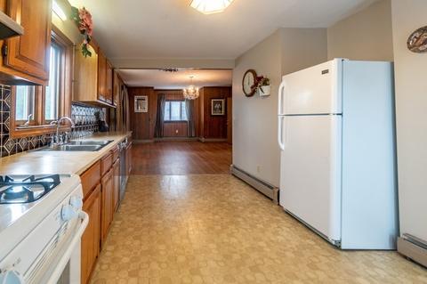 72 Montaup St, Fall River, MA 02724 photo 4