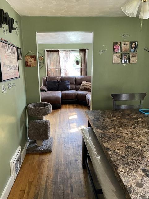 34 Minthorne St, Worcester, MA 01603 photo 4
