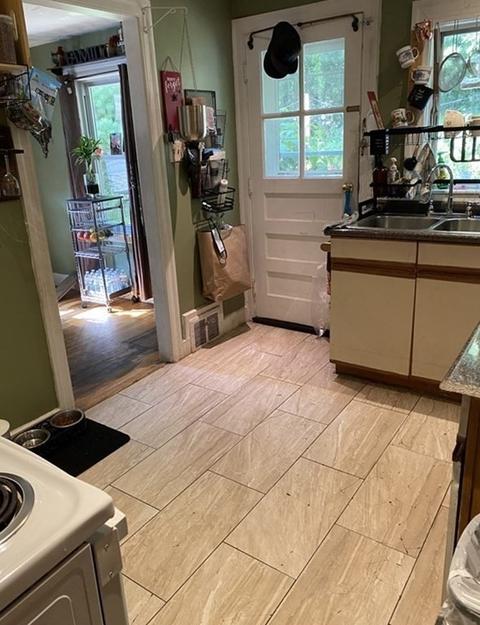 34 Minthorne St, Worcester, MA 01603 photo 6