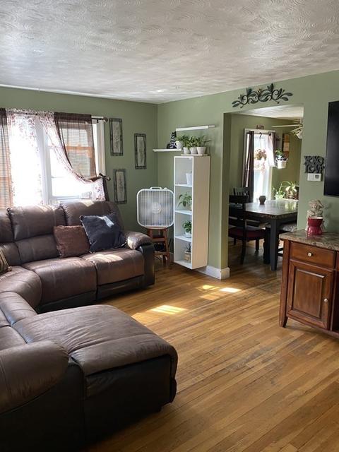 34 Minthorne St, Worcester, MA 01603 photo 2
