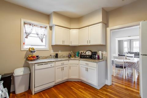 33 Glendale Ave, Everett, MA 02149 photo 4