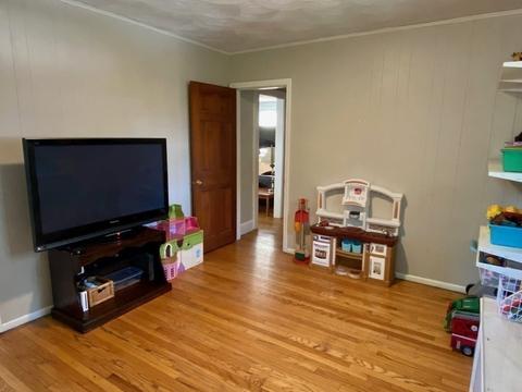 263 Abbott St, Springfield, MA 01118 photo 10