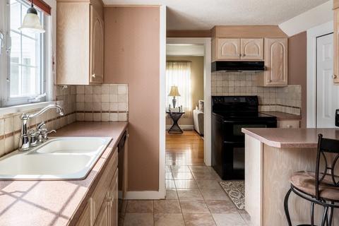 259 Gillette Ave, Springfield, MA 01118 photo 6
