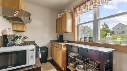 51 Morse Pl, Fall River, MA 02724 photo 2