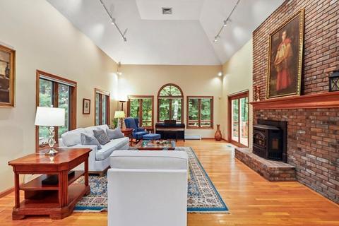 62 Whisper Dr, Worcester, MA 01609 photo 4