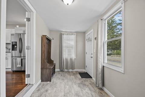 17 Parker St, Maynard, MA 01754 photo 13