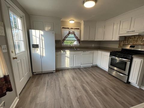 25 Eddy St, Springfield, MA 01104 photo 3